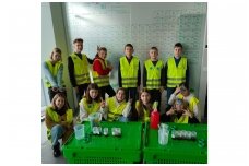 Vilniaus „Ąžuolyno” Progimnazijos moksleiviai susipažino su biologiškai skaidžių valiklių gamyba
